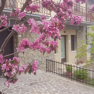 la-casina-di-nonna-giulia.it-tuscanyhotel.com/